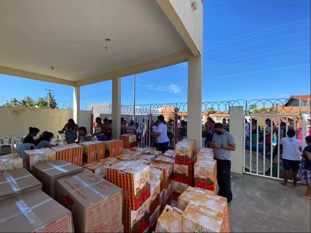 Comunidades tradicionais litorâneas do Nordeste recebem doações de cestas básicas e gás de cozinha